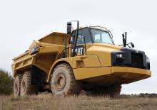 Tombereaux articulés Caterpillar 740B-EJ
