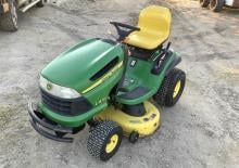 Tondeuses à gazon autoportées et tracteurs de jardin John Deere LA135