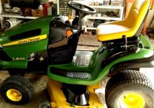Tondeuses à gazon autoportées et tracteurs de jardin John Deere LA145