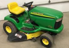 Tondeuses à gazon autoportées et tracteurs de jardin John Deere LT150