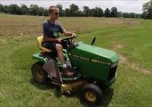Tondeuses à gazon autoportées et tracteurs de jardin John Deere LX172