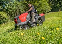 Tondeuses à gazon autoportées et tracteurs de jardin SECO Starjet P4 4x4