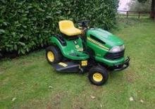 Tondeuses à gazon autoportées et tracteurs de jardin John Deere X110
