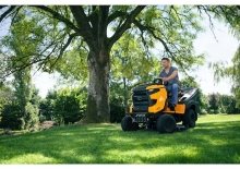 Tondeuses à gazon autoportées et tracteurs de jardin Cub Cadet XT1 0R95