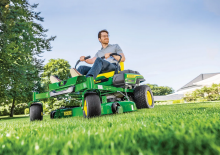 Tondeuses à gazon autoportées et tracteurs de jardin John Deere Z320M 