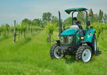 Tracteurs 4WD Arbos 3055