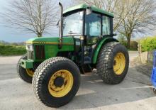 Tracteurs 4WD John Deere 5400 A N