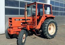 Tracteurs 4WD Renault 551S