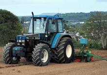 Tracteurs 4WD Ford-NH 7740 SL (Powerstar)