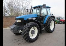 Tracteurs 4WD Ford-NH 8160 A Shuttle
