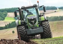 Tracteurs 4WD Fendt 824 Vario Profi