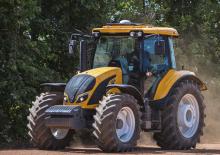 Tracteurs 4WD Valtra A144 HiTech