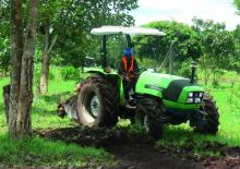 Tracteurs 4WD DEUTZ-FAHR Agrolux 60
