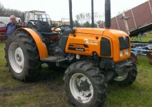 Tracteurs 4WD Renault Fructus 140 - 4