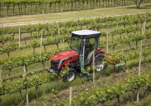 Tracteurs 4WD Massey Ferguson MF 3VI.75  