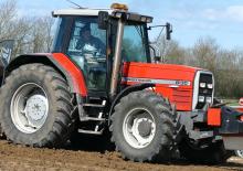 Tracteurs 4WD Massey Ferguson MF 8130
