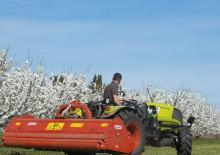 Tracteurs 4WD Claas Nexos 230 FB