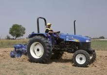 Tracteurs 4WD New Holland TT75