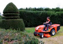 Tondeuses à gazon autoportées et tracteurs de jardin Kubota GR2120 R 