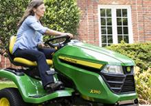 Tondeuses à gazon autoportées et tracteurs de jardin John Deere X330
