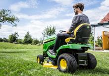 Tondeuses à gazon autoportées et tracteurs de jardin John Deere X370