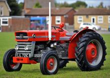 Tracteurs roues arrière Massey Ferguson 135