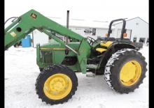 Tracteurs municipaux John Deere 5200