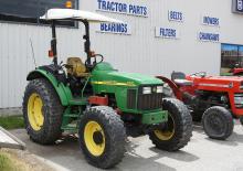 Tracteurs municipaux John Deere 5320