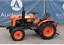Tracteurs municipaux Kubota B7100