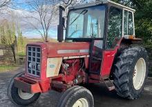 Tracteurs roues arrière International Harvester 574