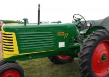Tracteurs roues arrière Oliver 77