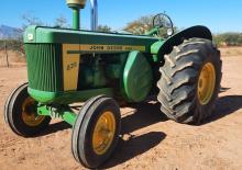 Tracteurs roues arrière John Deere 820