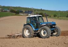 Tracteurs roues arrière Ford-NH 8340
