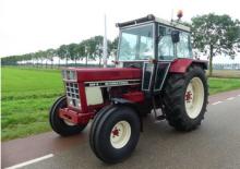Tracteurs roues arrière International Harvester 844