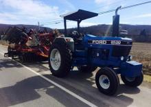Tracteurs roues arrière Ford-NH 8530