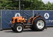 Tracteurs roues arrière Renault DIONIS 120