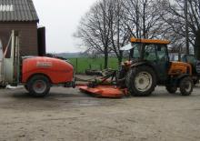 Tracteurs roues arrière Renault DIONIS 140