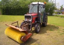 Tracteurs roues arrière Massey Ferguson MF 354 F