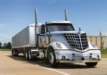 Tracteurs routiers International LoneStar 132 Sky-Rise Sleeper Cummins X15