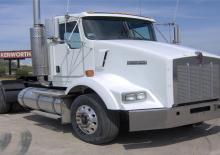 Tracteurs routiers Kenworth T800 Aerocab 62” Flat Top MX15 6x4