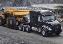 Tracteurs routiers Volvo Trucks VNX 740.527 8x6 Tridem