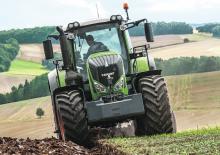 Tracteurs 4WD Fendt 826 Vario Profi+