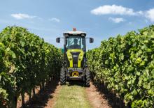 Tracteurs 4WD Claas Nexos 220 VL