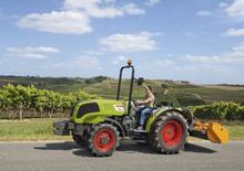 Tracteurs roues arrière Claas Nexos 210 F