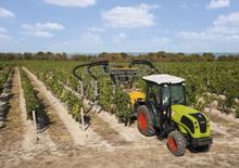 Tracteurs roues arrière Claas Nexos 210 VL