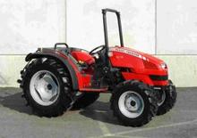Tracteurs 4WD Massey Ferguson MF 2415