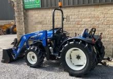 Véhicules communaux multi-usages à diesel diesel New Holland T 3020 (151)