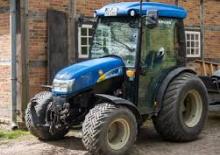 Véhicules communaux multi-usages à diesel diesel New Holland T 3030 (151)