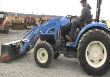 Véhicules communaux multi-usages à diesel diesel New Holland TC 45 D