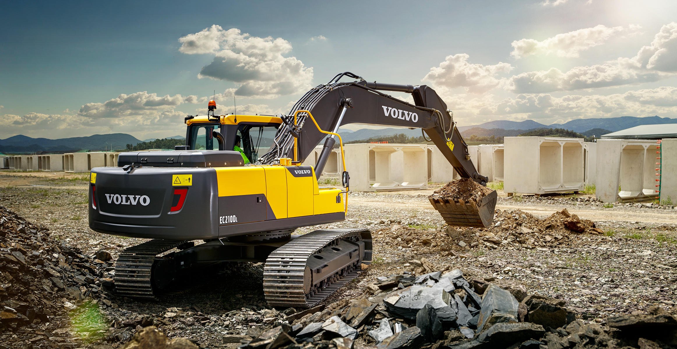 Гусеничный экскаватор. Volvo ec210. Volvo ec200d. Экскаватор Volvo ec200d. Гусеничный экскаватор Volvo ec200d.